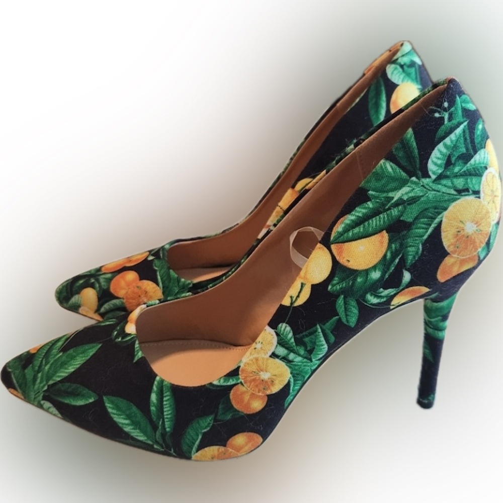 50%offw❤️ Eva Mendes NY&C Lemon Print Fabric Pointed Toe Stilletto Heel Pumps 6